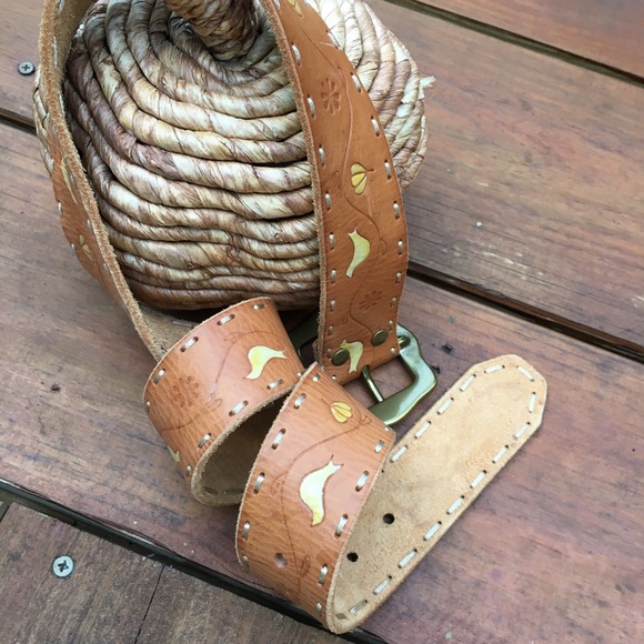 Lucky Brand Embossed 100% Leather Belt With Solid Brass Buckle Size 32 Birds - Picture 6 of 9